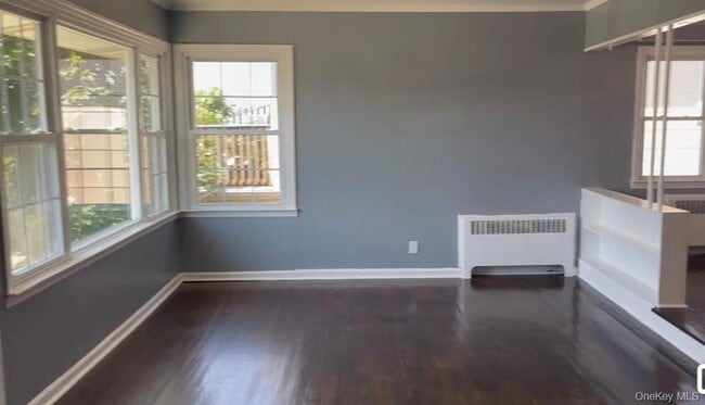 Photo - 731 E Walnut St