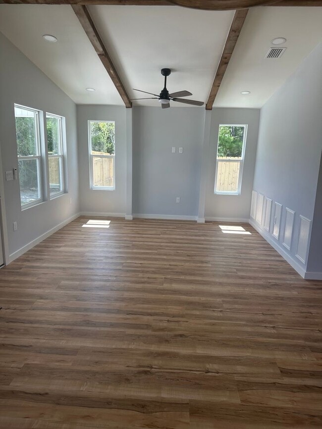 Photo - 7209 Lake Suzzanne Ln