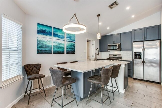 Photo - 704 Cool Water Dr