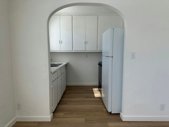 216 Division Ave W Unit B