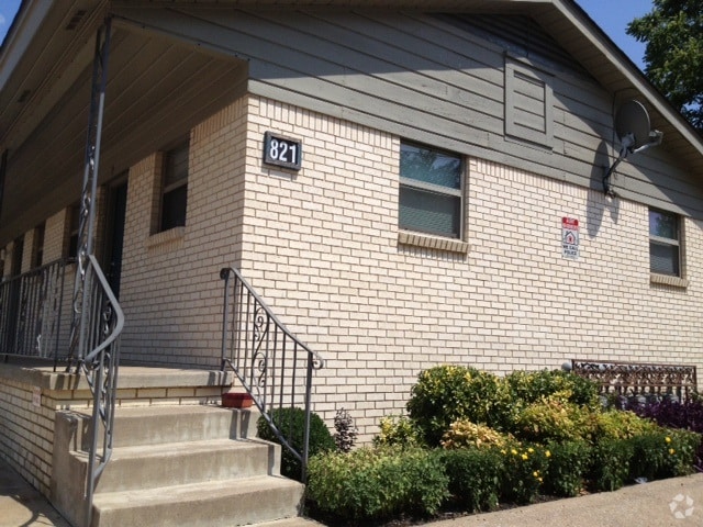 Building Photo - 821 S Troost Ave Rental