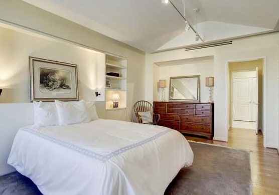 Photo - 1400 Hermann Dr Unit ID202.9