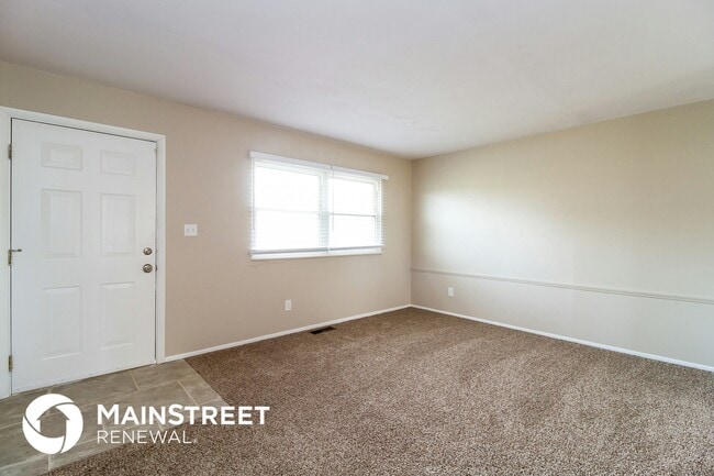 Photo - 1880 Queensrowe Pl