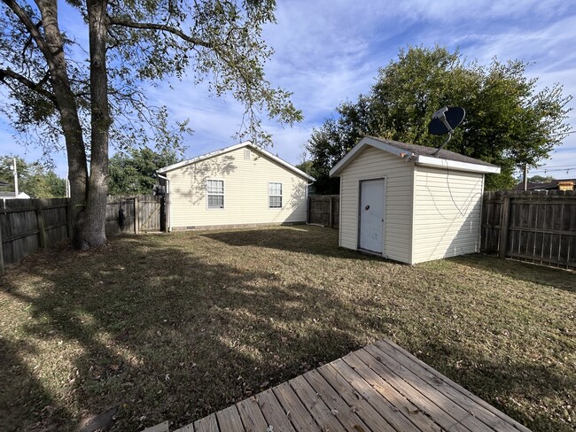 Photo - 205 Ohio Ave W