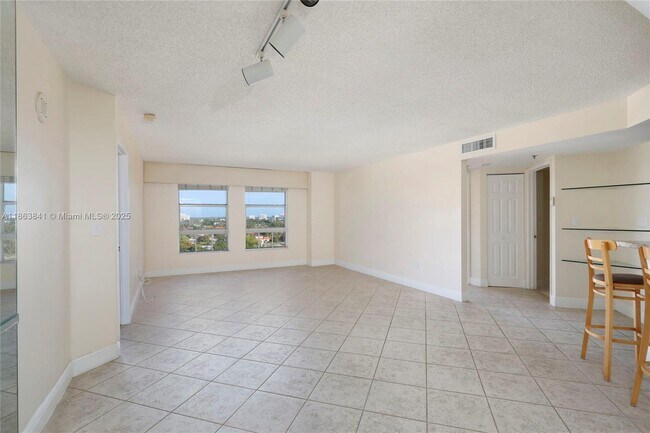 Photo - 2351 Douglas Rd Unit 901