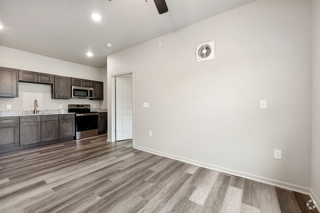 1BR, 1BA - 450SF - Kitchen/Living Room