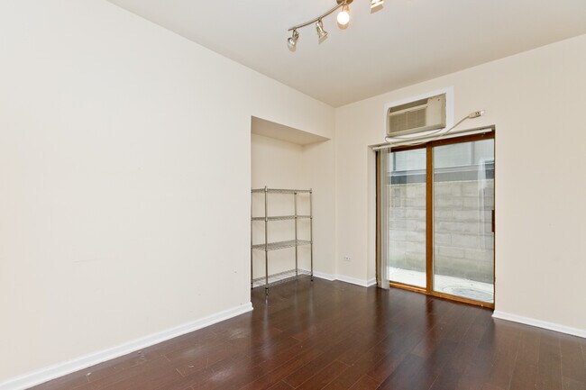 Photo - 1430 N Dearborn Pkwy
