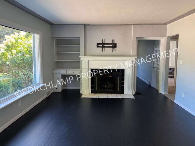 Photo - 2621 Coit Ave NE