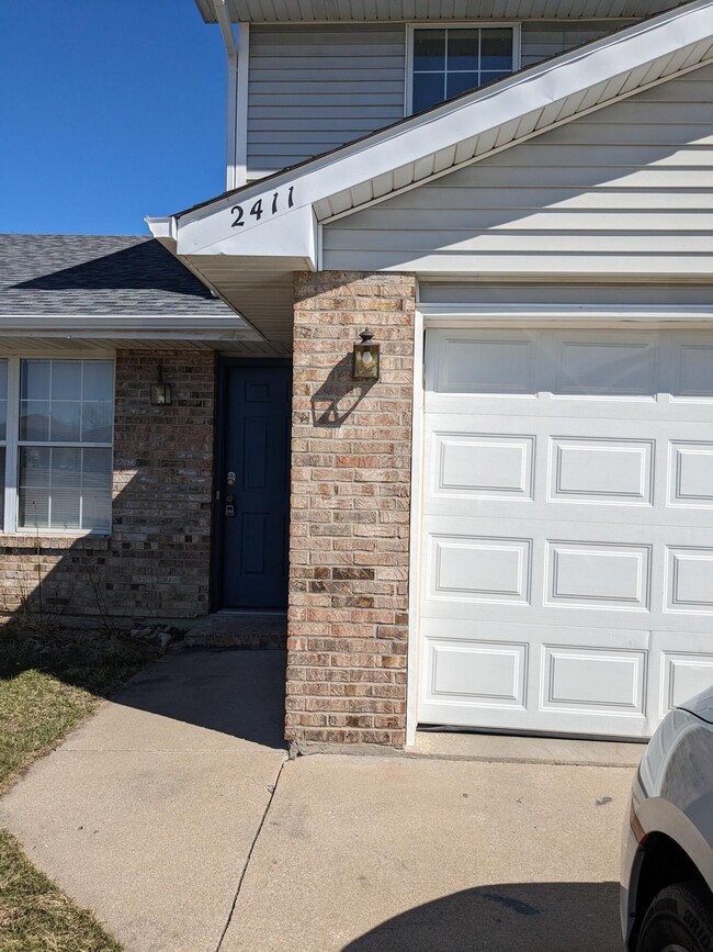 Photo - 2411 Carnation Dr