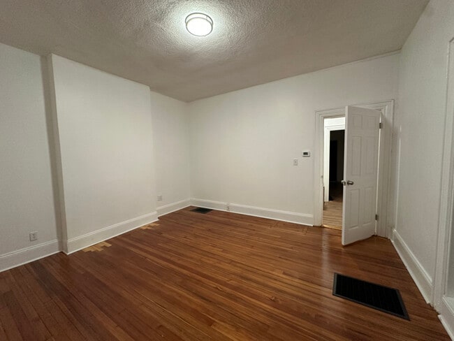 Photo - 15 Barrett St