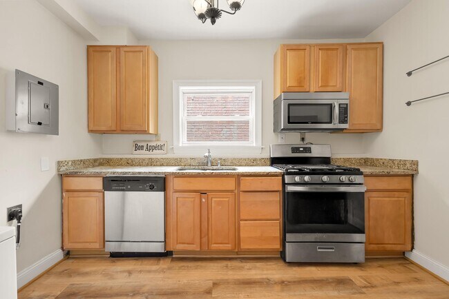 Photo - 730 15th St SE