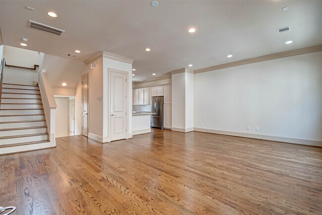 4031 Bellefontaine Unit 127
