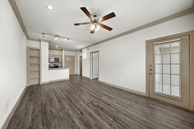Building Photo - Move-In Specials You’ll Love! Unit RAEE1
