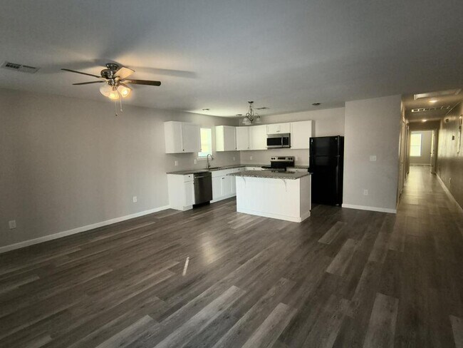 Photo - 1007 N Quincy Ave