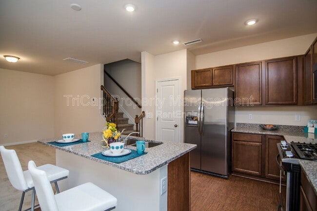 Photo - 415 White Oak Ridge Dr