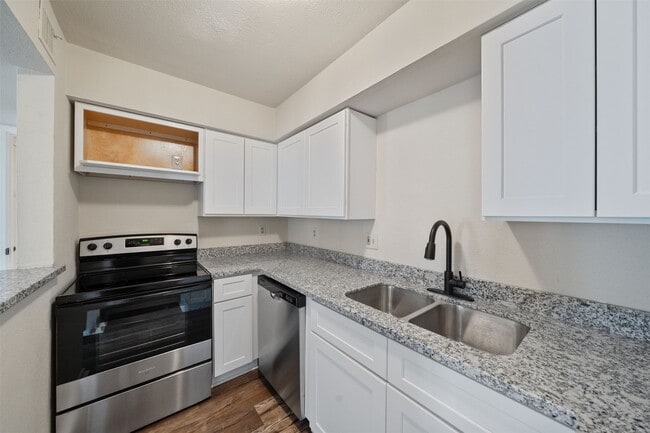 Building Photo - 18519 Egret Bay Blvd Unit 1706