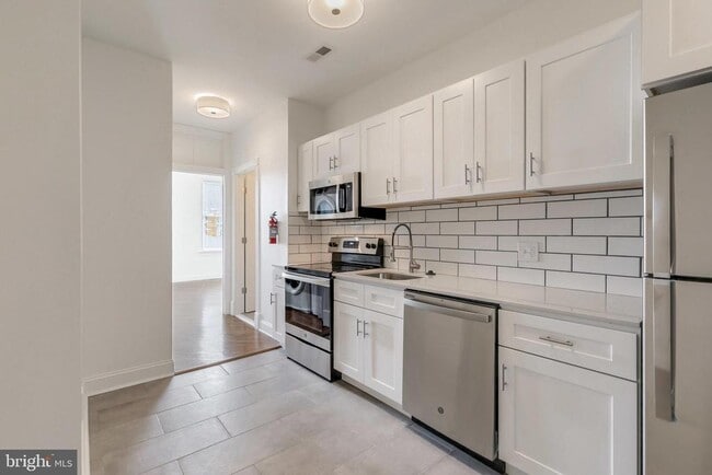 Photo - 1758 Park Ave Unit 2