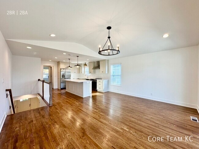 Photo - 7708 Main St