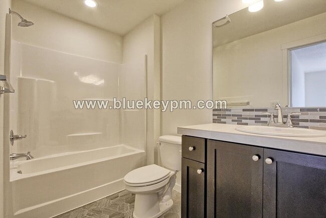 Photo - 3 Bed, 2.5 Bath Home in Ridgefield's  McCormick Creek Subdivision