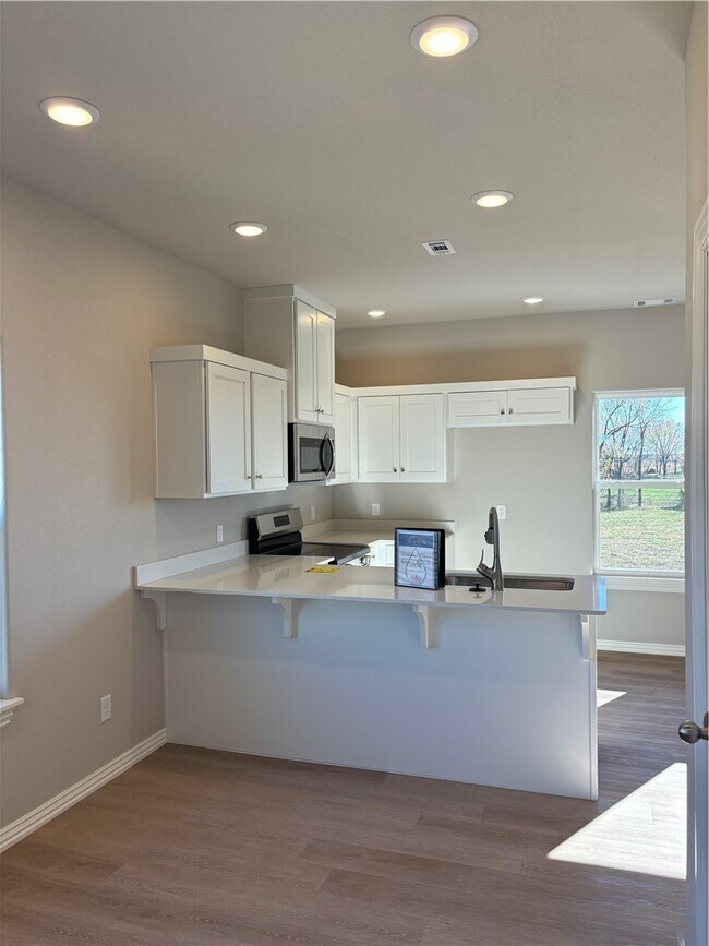 Photo - 1303 SW Poigai Wy