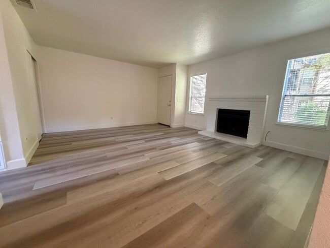 Photo - 9151 Newhall Dr
