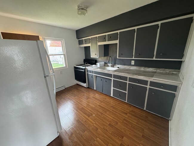 Building Photo - Oregon St 1153-1155 Unit 1153