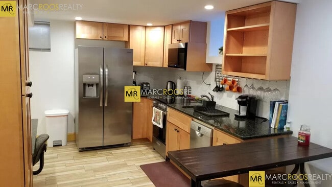Photo - 182 Babcock St Unit 1R