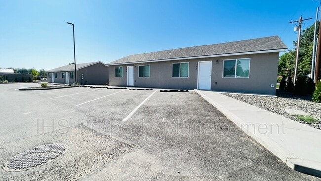 Photo - 448 S 40th Ave