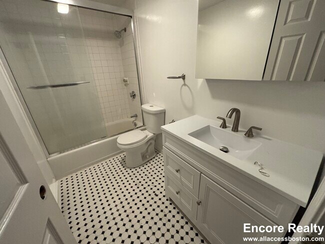 Photo - 1742 Washington St Unit 1