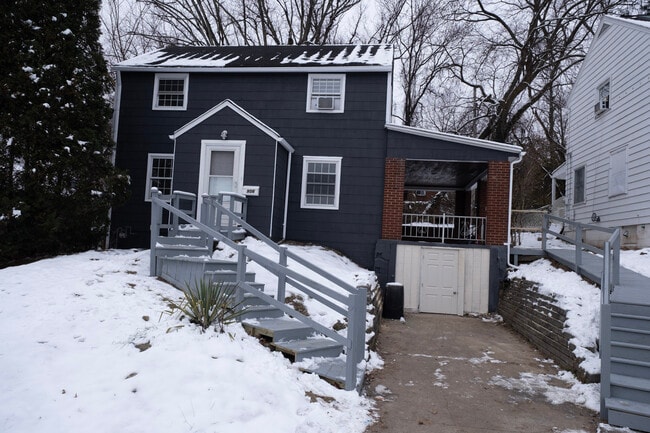 Building Photo - 956 Jefferson Dr