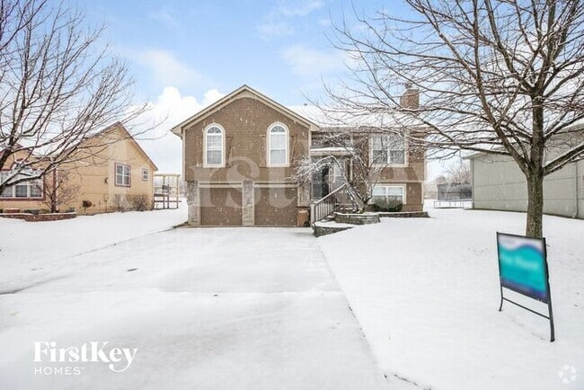 Building Photo - 701 Corrington Dr Rental
