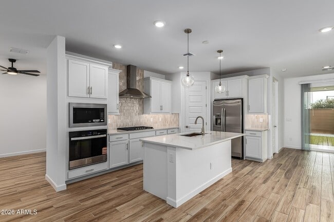 Building Photo - 6949 W Buckhorn Trail