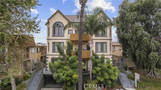 Photo - 231 E Burbank Blvd Unit 107