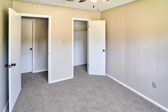 Building Photo - 134 Skyland Dr Rental