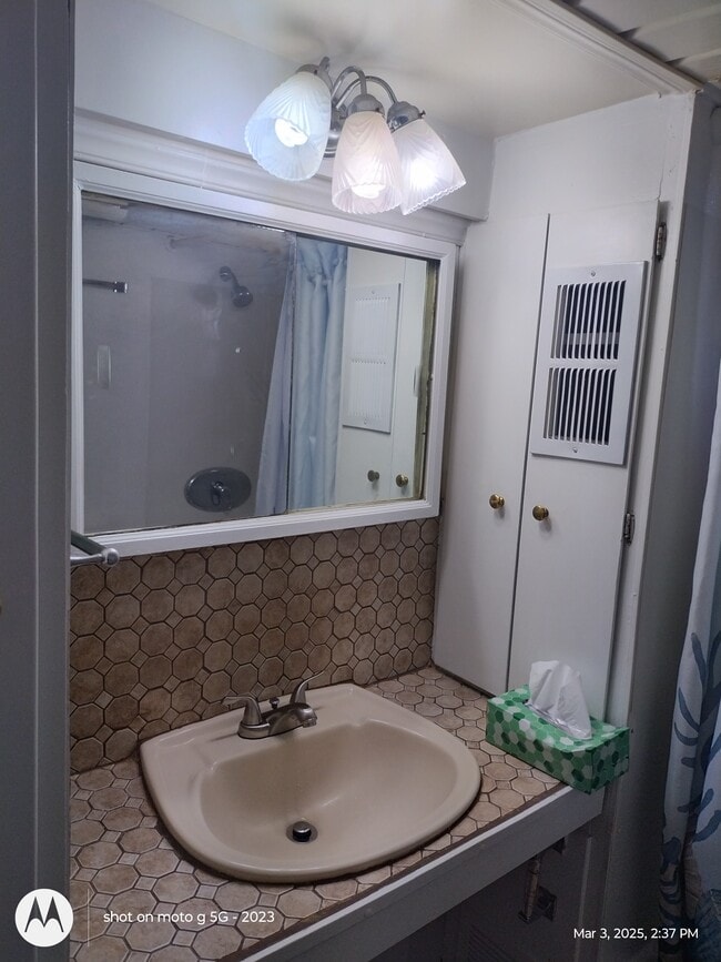 Photo - 2643 Ridge Ave