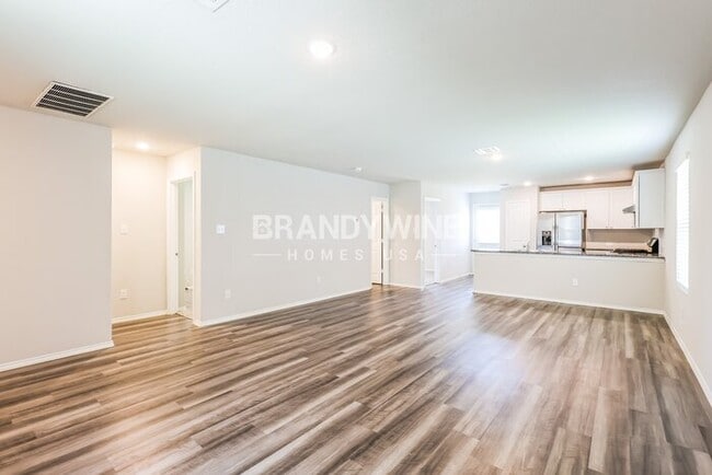 Photo - 7107 Winding Shelf