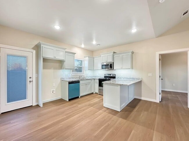 Photo - 2008 Willow Pl