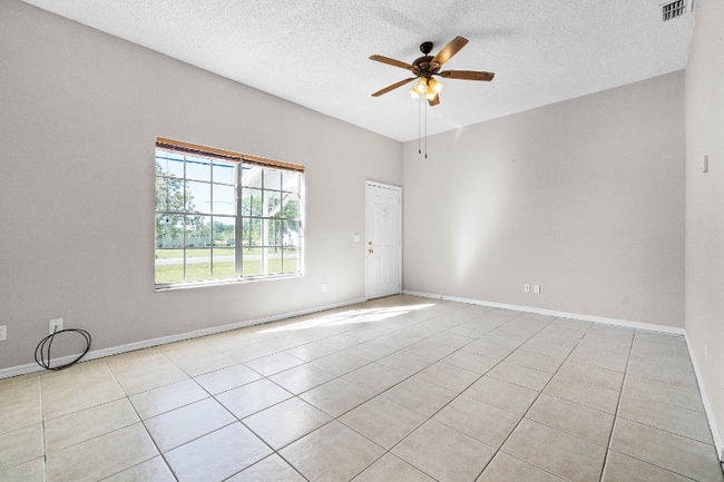 Photo - 4751 Deer Run Rd