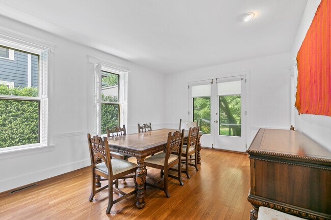 Photo - 266 Everit St