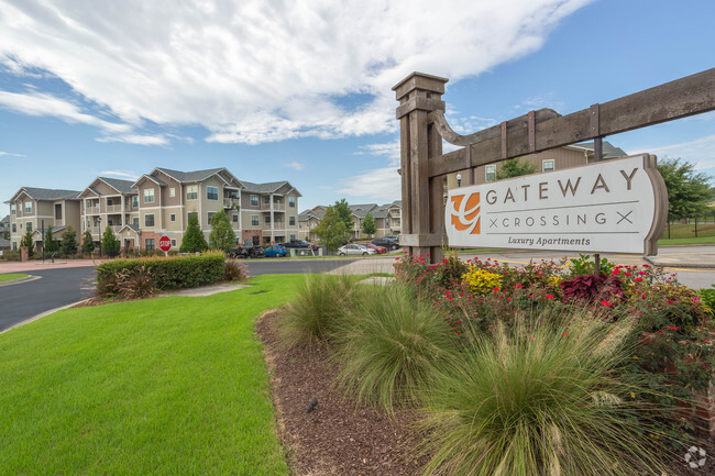 Gateway Crossing - Gateway Crossing Apartments