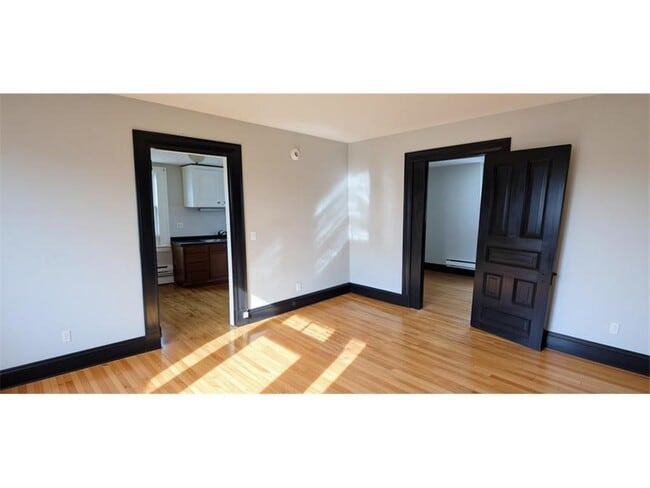 Photo - 283 Front Ave