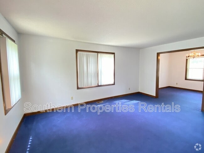 Building Photo - 76 Traceway N Rental