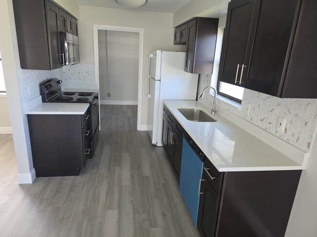 Photo - 1076 Hermosa Dr