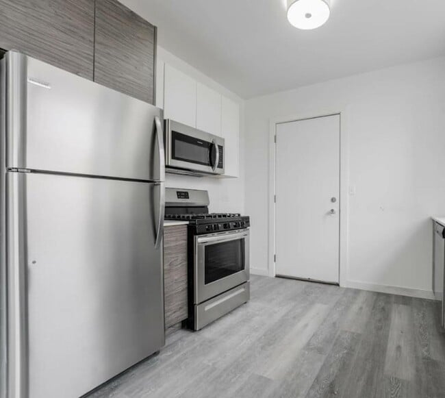 Photo - 1704 W Glenlake Ave Unit 12-3E