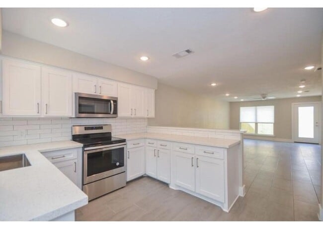 Photo - 6315 Bowers St