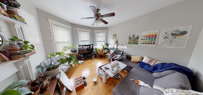 Building Photo - 13 Pleasant St Rental