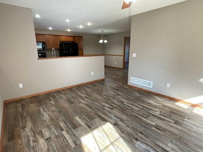 Photo - 738 NE Spring St