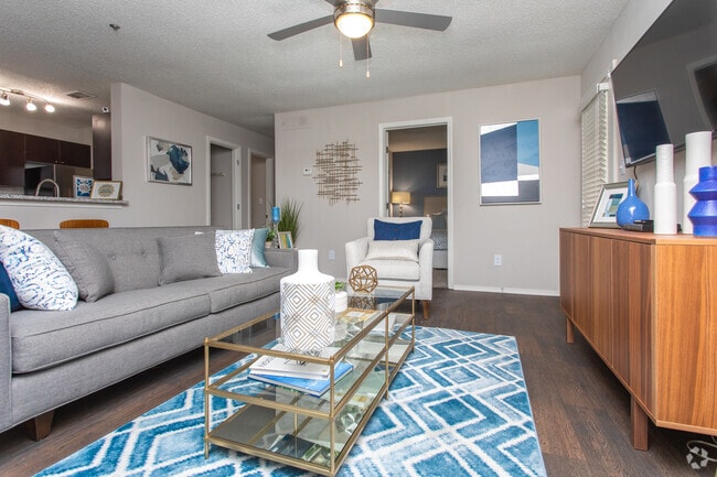 2BR, 1BA - 1146SF - Clairmont Reserve Apartment Homes