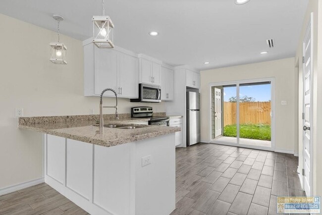 Photo - 690 Seminole Ln