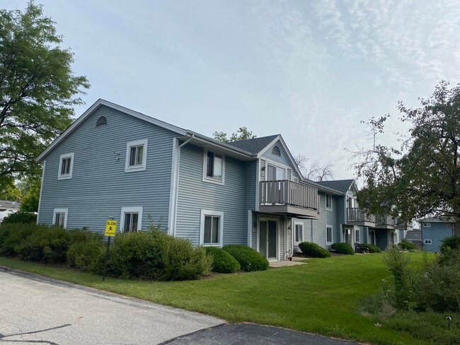 Photo - N89W15750 W Main St